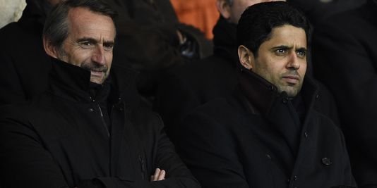 Jean-Claude Blanc (à gauche), directeur général délégué du PSG, et son président Nasser Al-Khelaïfi, le 21 janvier, au Parc des princes. 